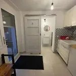 아파트 Stylisches Mit Kleiner Terrasse *