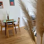 Stylisches Mit Kleiner Terrasse 아파트 *